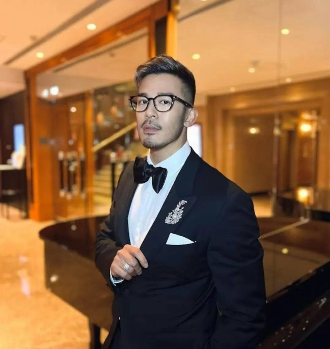 沈震轩自曝TVB心酸史，月薪6000，每天只敢花50元不放弃