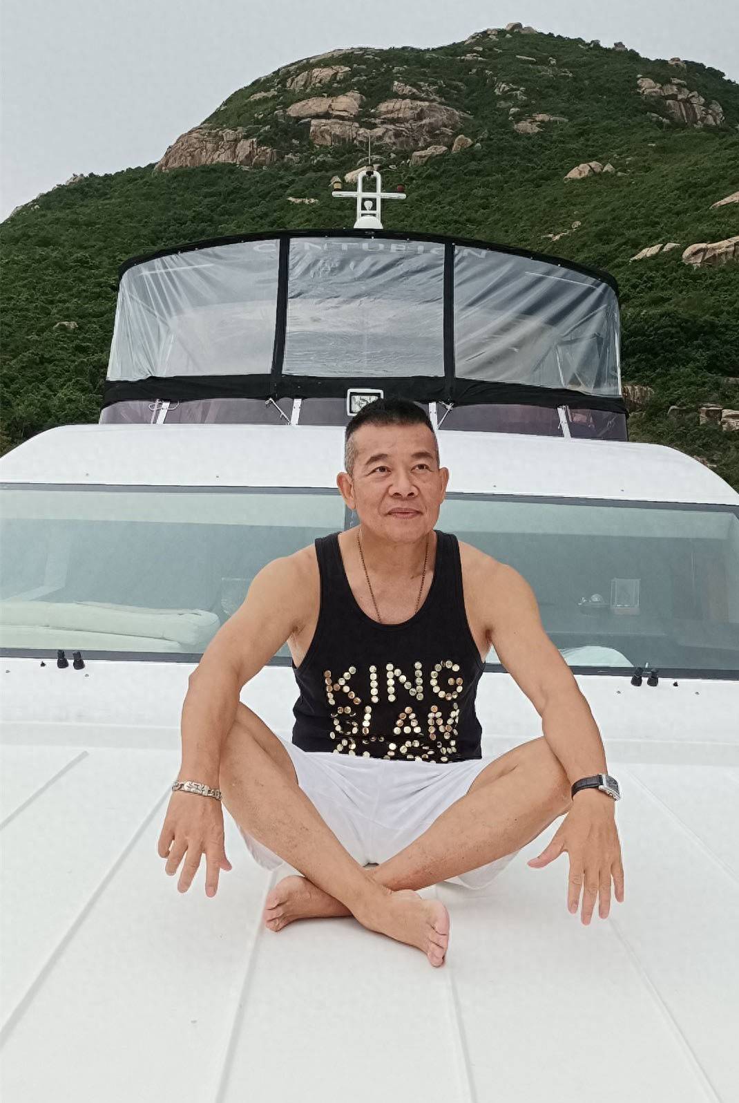 夏天，中年男人别穿“大裤衩”出门，3大原因，值得深思