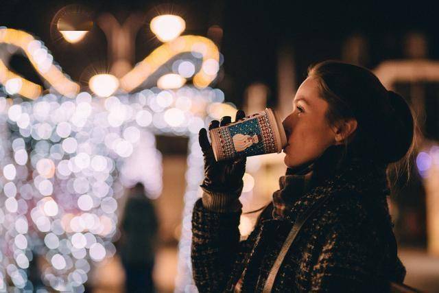 男人彻底动情，会有“三不敢”反应，藏不住的爱意