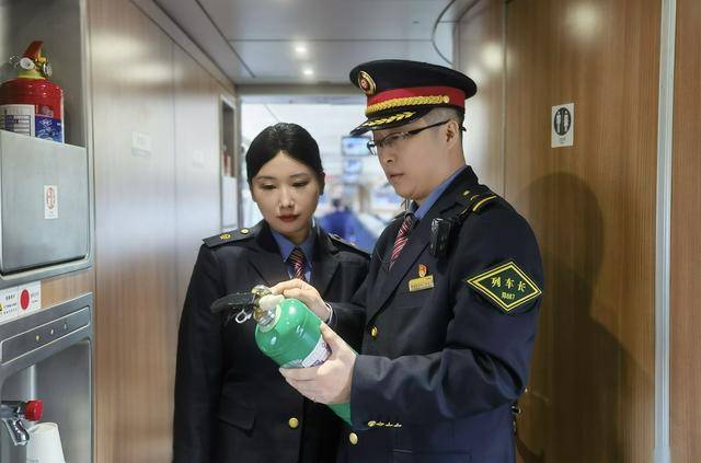 郑铁客运段高铁二队：将廉洁理念融入艺术创作之中