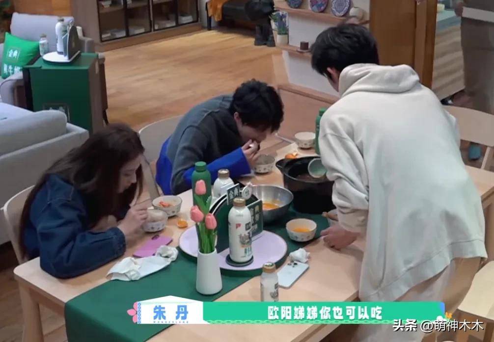 原创            朱丹重男轻女引争议，弟弟吃鸡腿遭网友怒斥，节目组不敢播正片