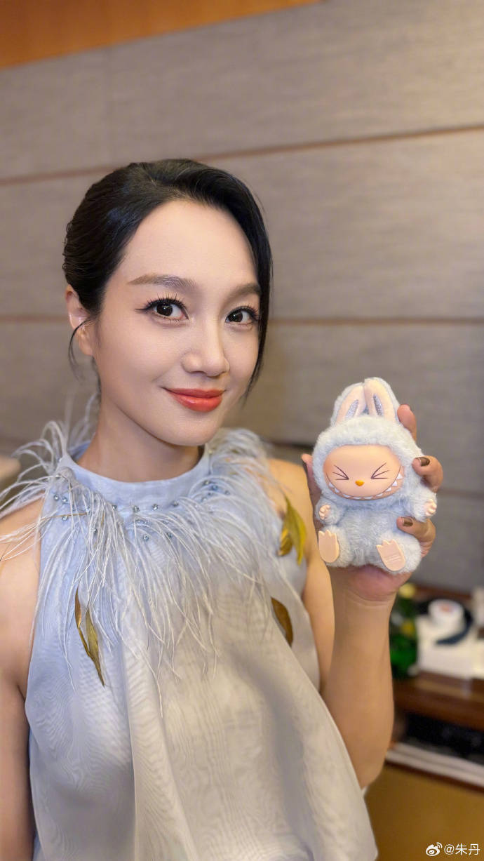 原创            朱丹发文澄清：“我们从未让女儿留级！”