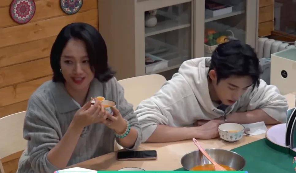 原创            朱丹综艺分鸡腿引争议：一句“重男轻女”撕开多少陈旧观念？