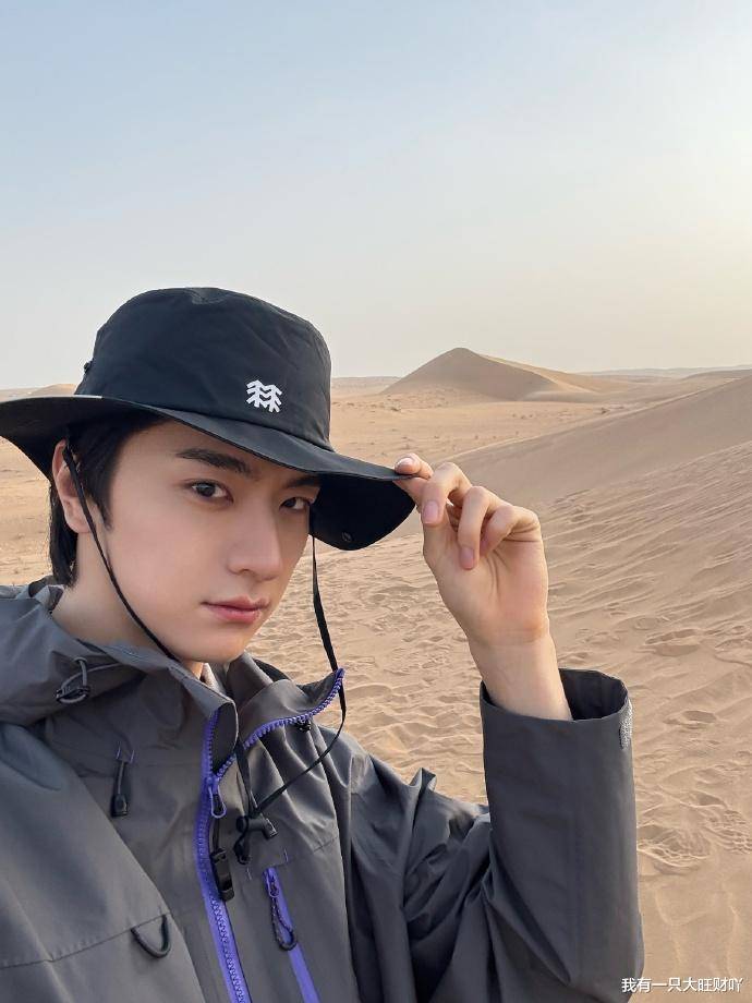 原创            《旷野星球》林一沙漠越野初体验，一脚油门直接入坑，惨遭滑铁卢