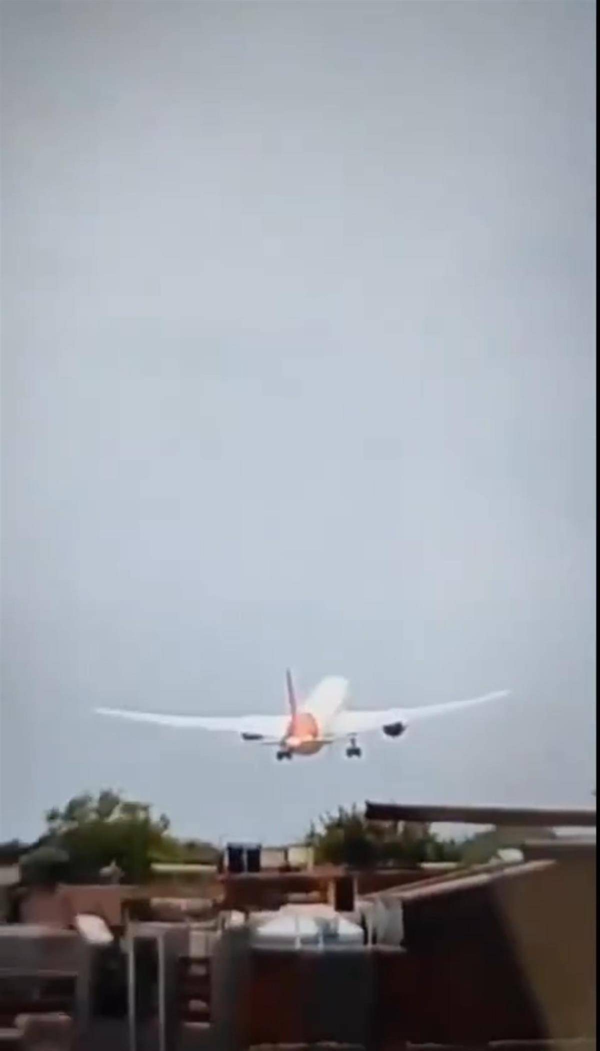 资深机长称印度客机坠毁有两点反常，起飞后起落架未收，暂不清楚“MAYDAY”的具体情况