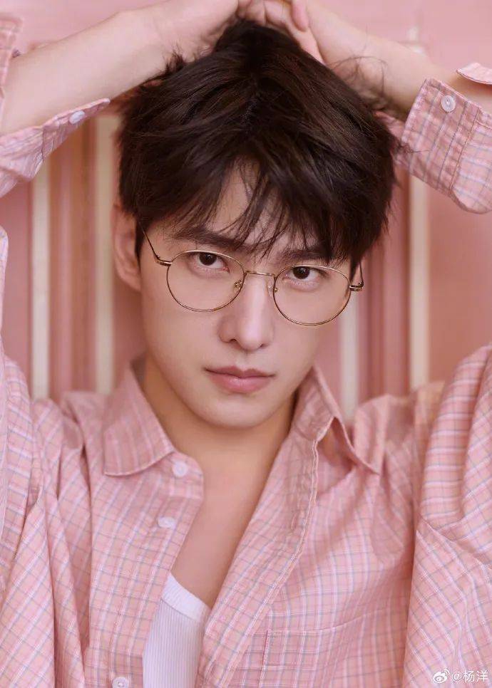 榜妹热线 ｜杨洋再次挑战仙侠剧？刘浩存不拍吻戏不敬业？李兰迪进组短剧？张雪迎资源起飞？杨肸子在欢瑞不受捧？