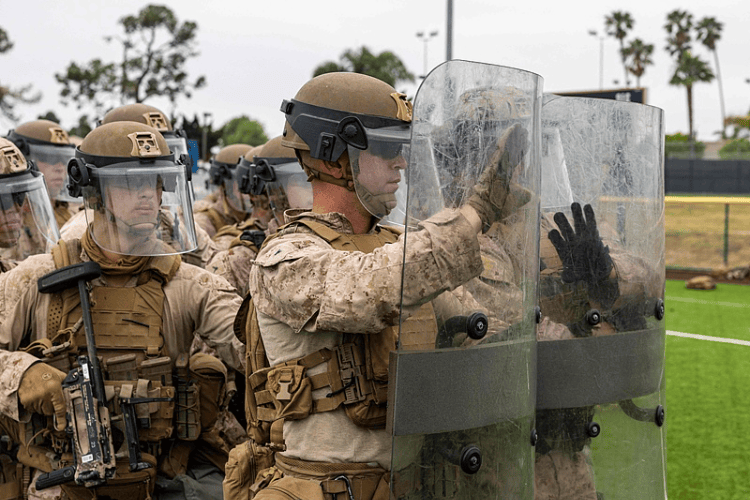 700名海军陆战队士兵已抵达 特朗普：骚乱事件是“外国入侵”，要“解放洛杉矶”