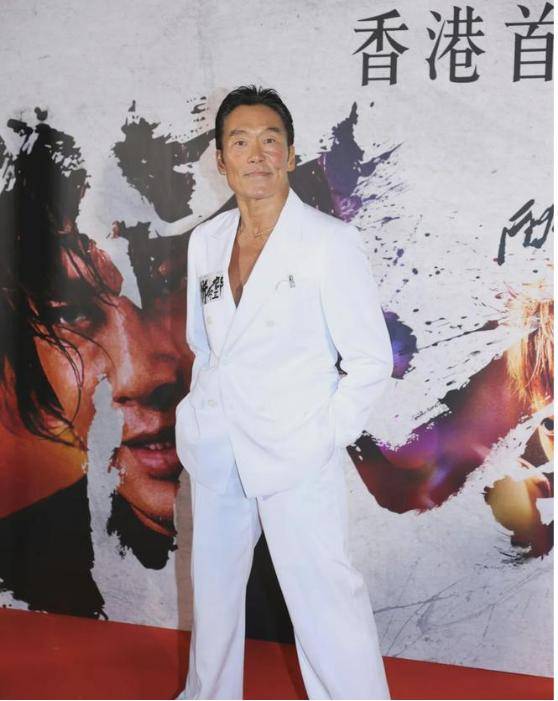 郑浩南自曝被多位粉丝强吻经历，有男有女，前妻无故失踪卷走家产