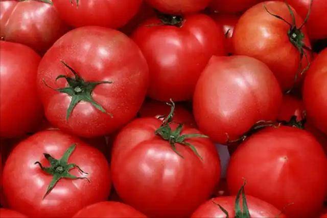 西红柿被重新认识？调查发现：高血脂患者常吃后，或带来3个改善