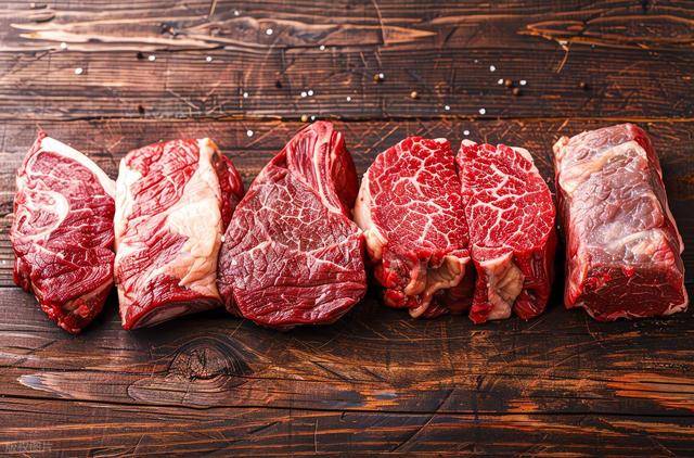 少吃肉，是不是就不会高血脂了？晨起4表现，警惕血脂升高！