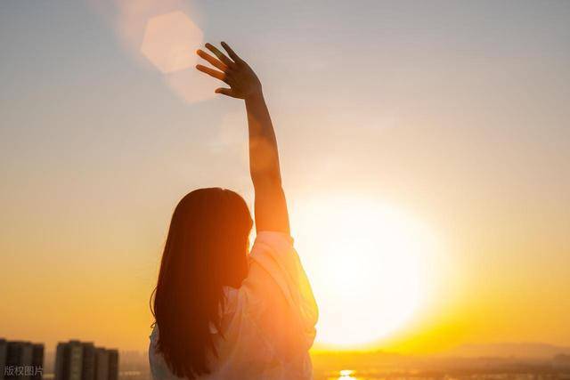 男人开始厌倦你，会如此对待你，不必自欺欺人