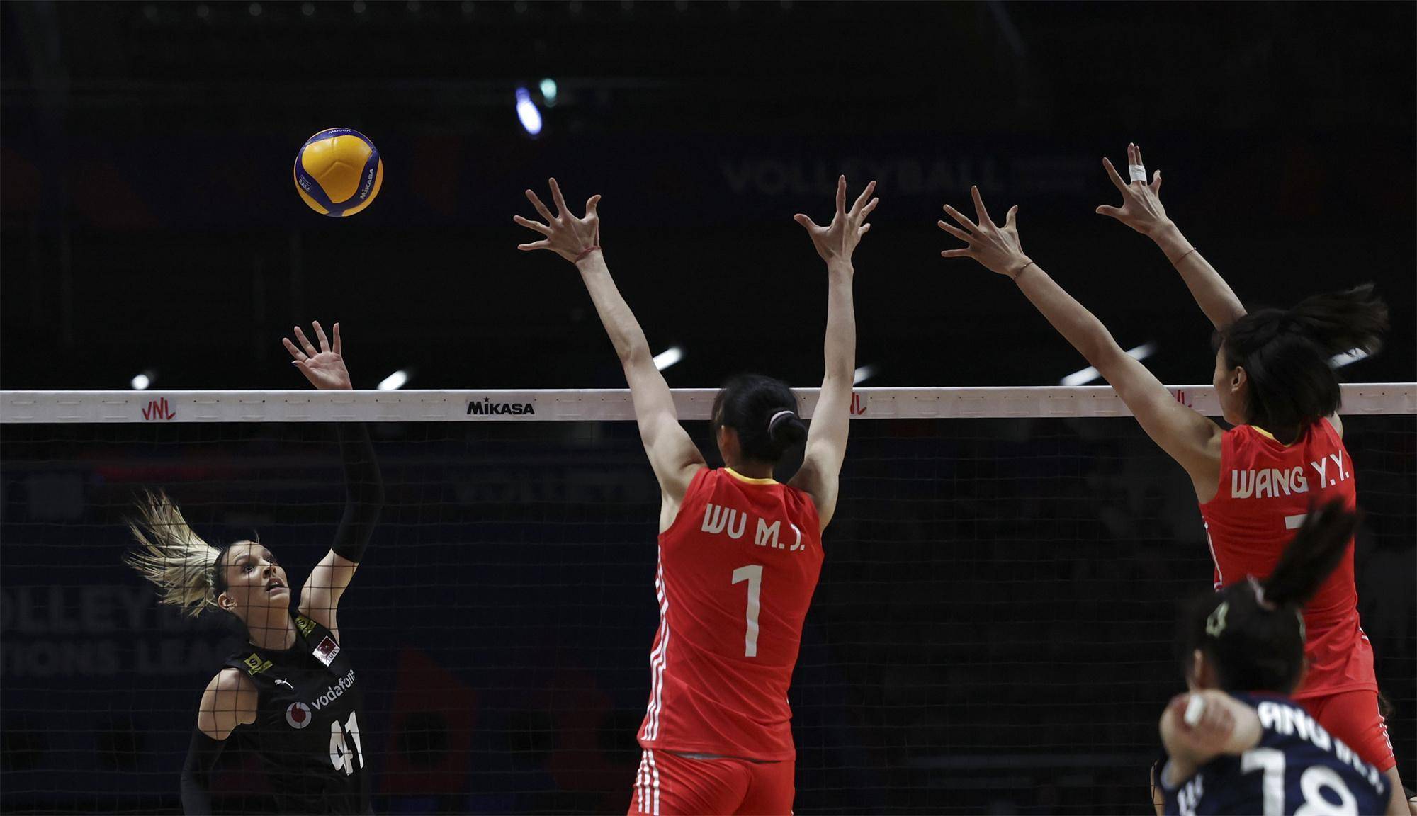 虽败犹荣！中国女排2比3不敌土耳其队