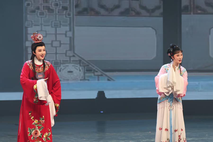 跨越山海的文化交流，海派艺术集结亮相新疆泽普