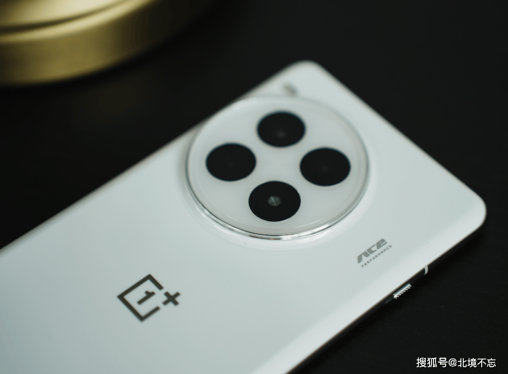 24GB+1TB性价比最高的手机，陶瓷机身+6100mAh，跌到2804元