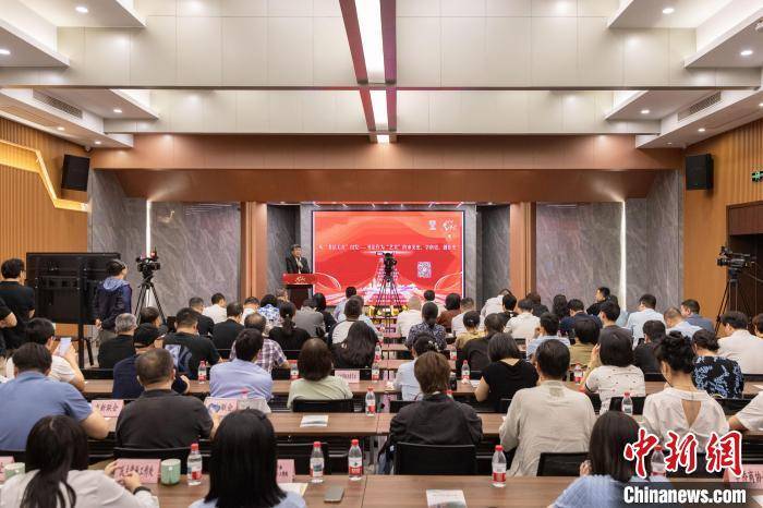 杭州统一战线“同心大讲堂”举行 统战成员感受“书法美育”