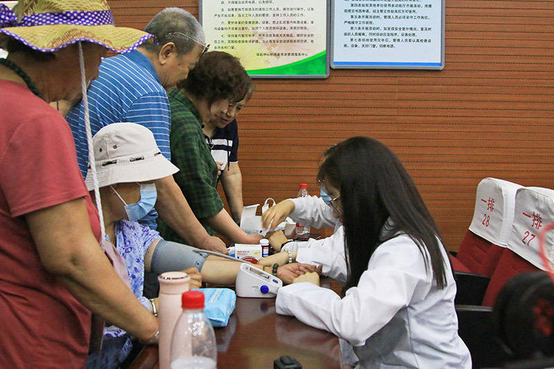 丰台区王佐镇“健康三部曲”守护银发健康