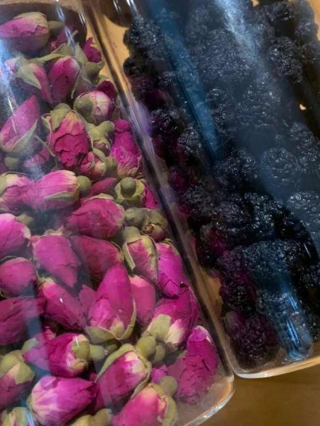 原创            更年期烦躁？玫瑰花桑葚茶安神静心来帮忙