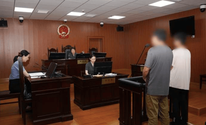 邀请好友到自家小院坐坐，男子竟掏出这种东西招待！法院判决