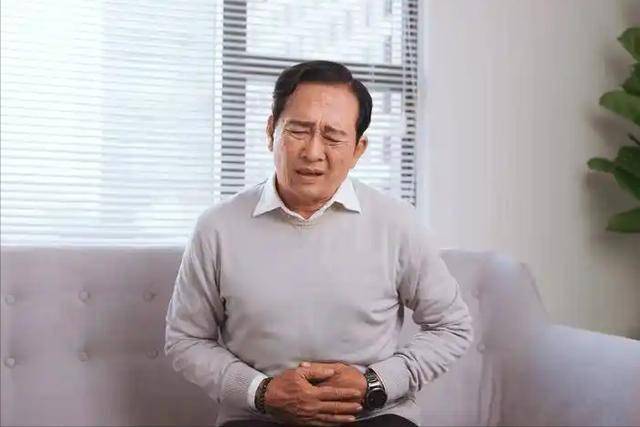 肝硬化不怕吃肉，更不怕喝汤，真正怕的是继续坚持这4个生活习惯