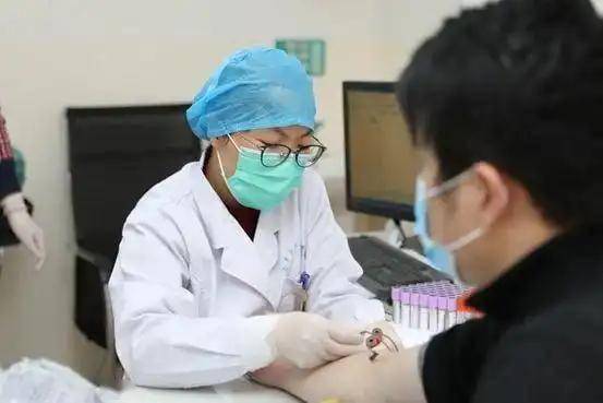 医生劝告：最能加重肝病的事情，并非熬夜！而是随意的去做这3事