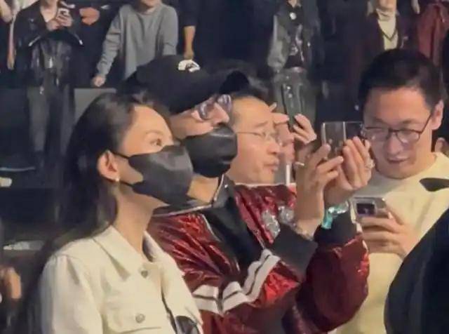 原创            离婚2年汪峰又传绯闻，相比章子怡的态度，宁静才是人间清醒