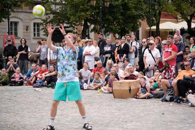 波兰华沙举办街头艺术节