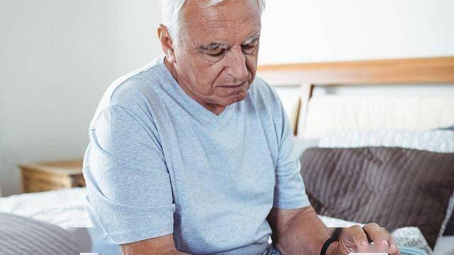 多喝水降血脂？心内科提醒：动脉硬化后，清理血管多吃这3物