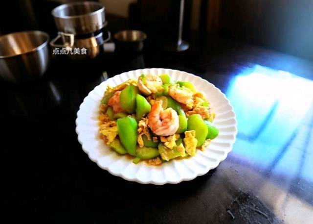 原创            6月吃一瓜，中药不用抓！夏季多吃它，一利尿、二降压、三通便，鲜嫩营养高