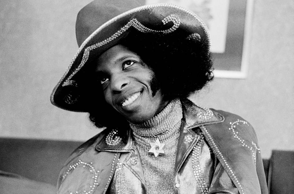 放克摇滚先驱、Stone家族乐队的领袖斯莱·斯通去世，享年82岁