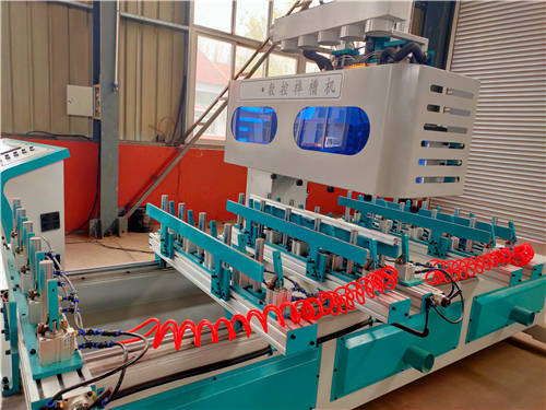 小型木工打孔机： 木工拉槽机 让木材加工更轻松高效