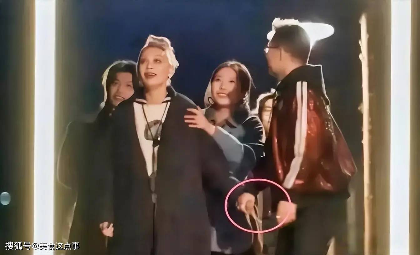 汪峰牵手宁静后，森林北评论区沦陷，她仅用一个举动，表明了态度