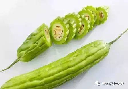 夏天常喝三个汤，清火祛湿，排毒解便秘，皮肤还闪亮亮！