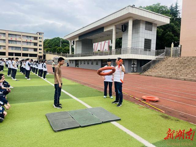 隆回二中举行防溺水实战演练，筑牢校园安全生命线