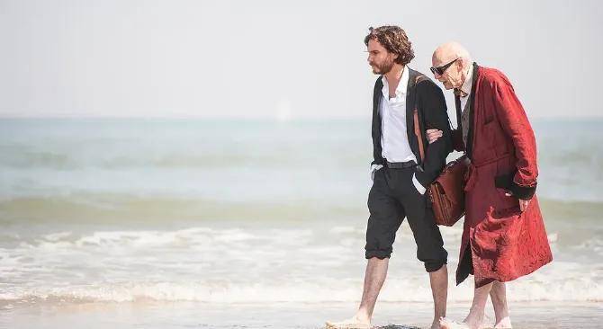 另类传记，记者被调戏