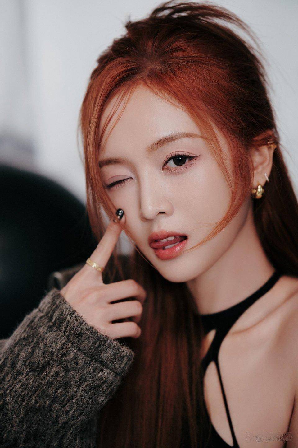 吴宣仪 经纪人 | “多维发展的艺人”