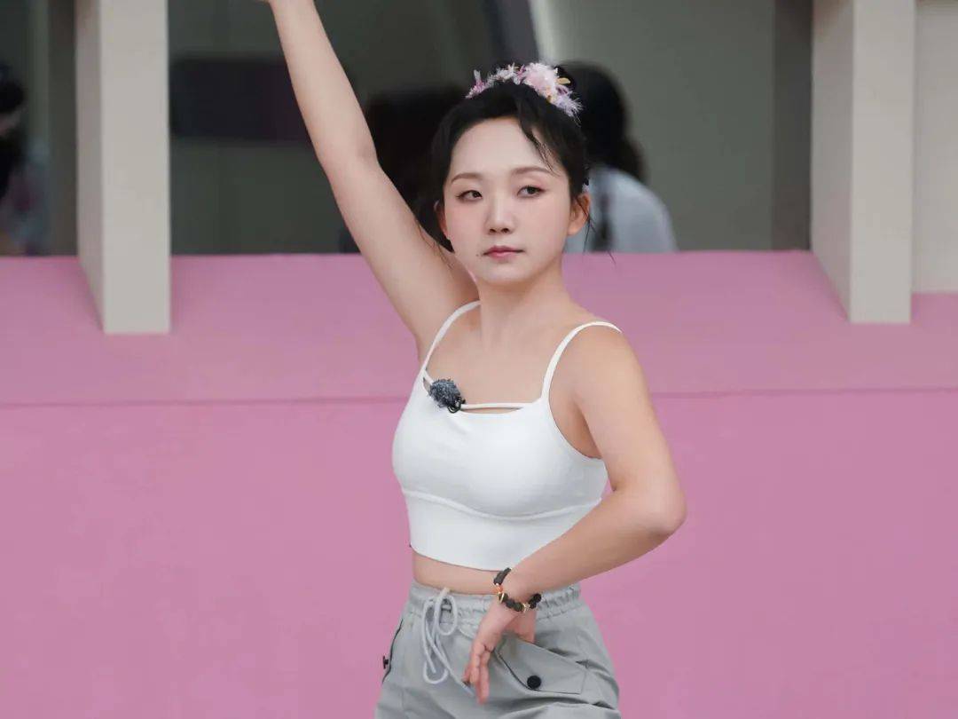 一手好牌被辣目洋子打烂，看她在桃花坞的操作，就懂为啥被浪姐淘汰