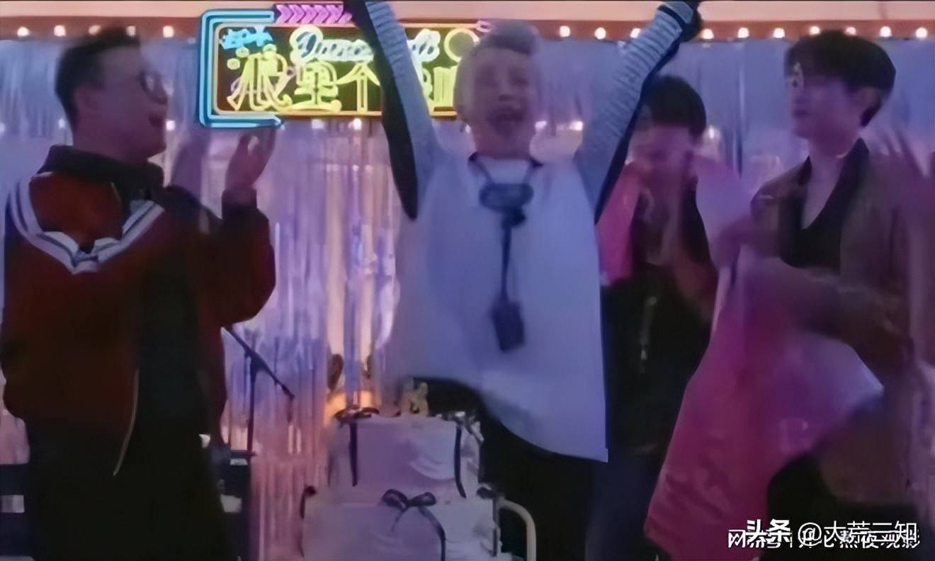 原创            当求婚同款浪漫变成综艺笑柄，他究竟在消费谁的感情？