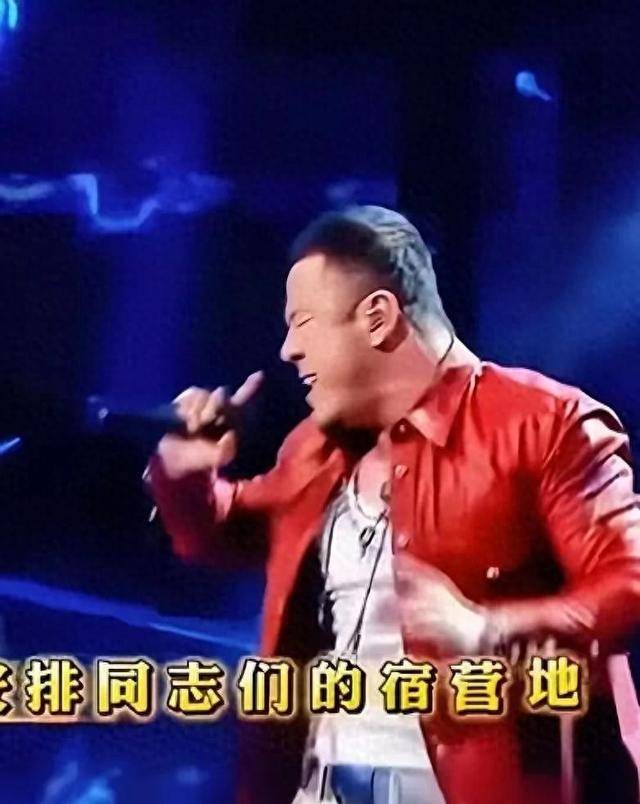 原创            杨坤魔改《游击队之歌》引争议，编剧于雷发文：对得起先烈吗？