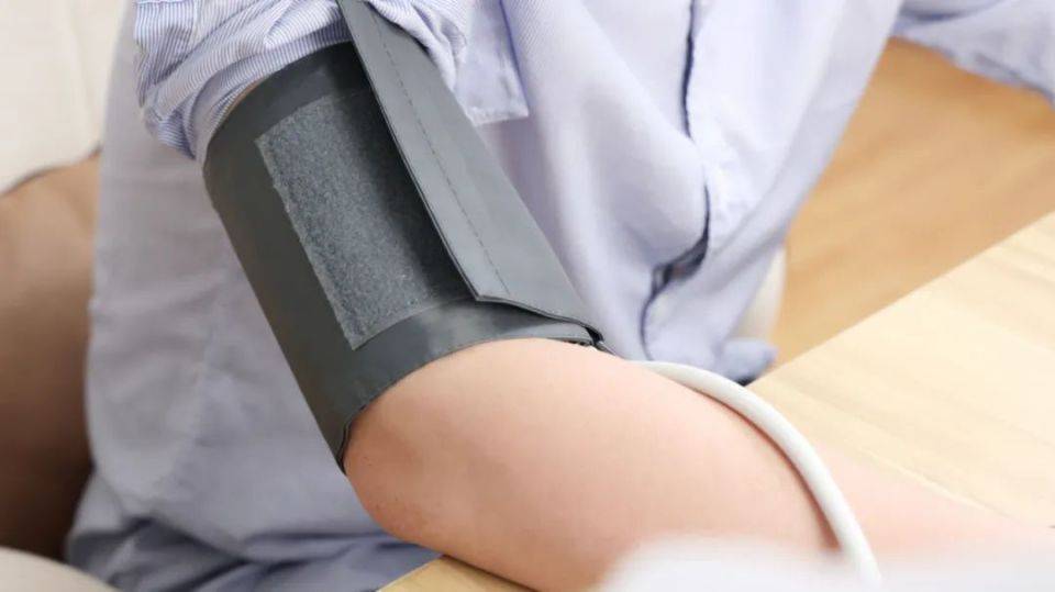 高血压患者要少吃这4种食物，尤其是第一种，最好忌口