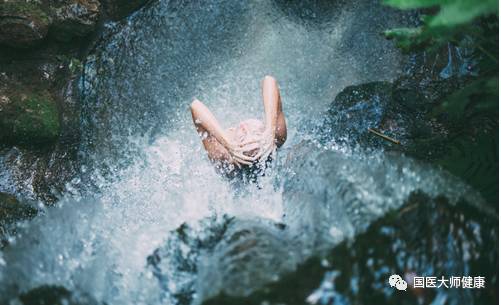 夏至后这样做把体内的“ 寒滞”全赶走，一年顺遂健康！