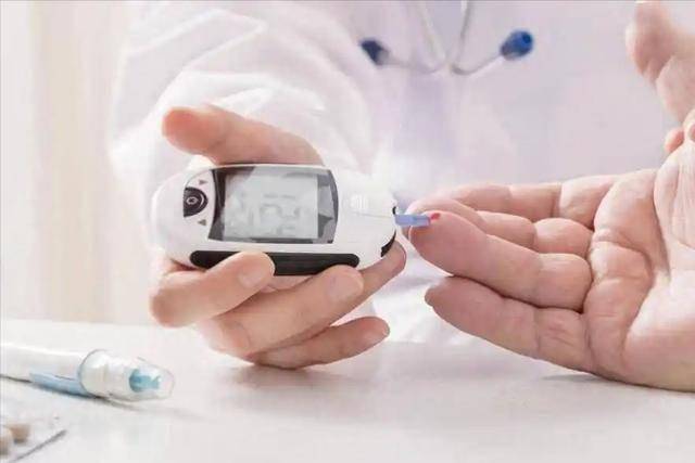 吃粽子会升血糖吗？糖尿病患者到底能不能吃？医生：多留心这4点