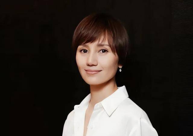 原创            袁泉：与丈夫相爱21年，却被高圆圆半道截胡，如今还是嫁给了他