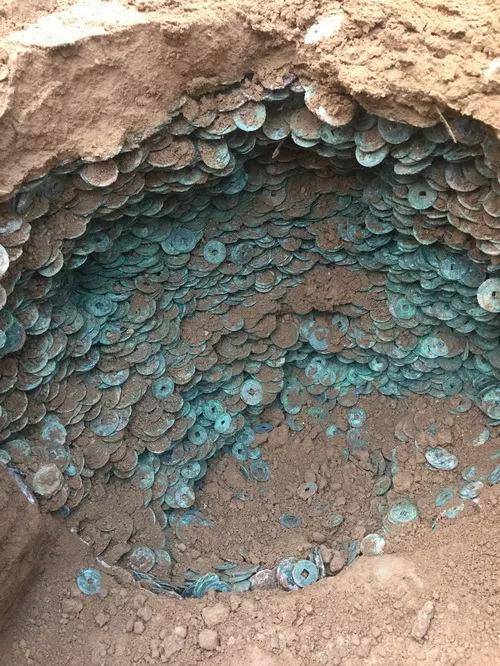 陕西工地发现10万枚古币，重920斤！