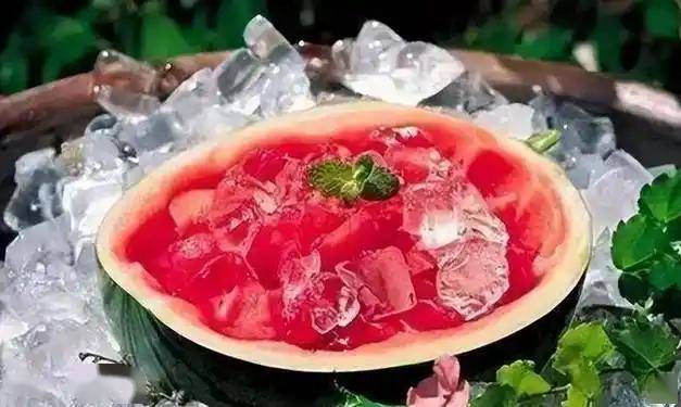 天气炎热，医生提醒糖尿病人：宁可躺着不动，也不要养成4个恶习