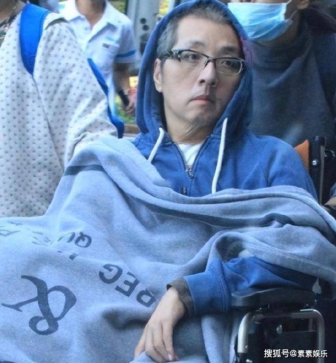 原创            袁惟仁57岁瘫痪近况：需要家人喂饭拍背，由妈妈和姐姐轮流照顾