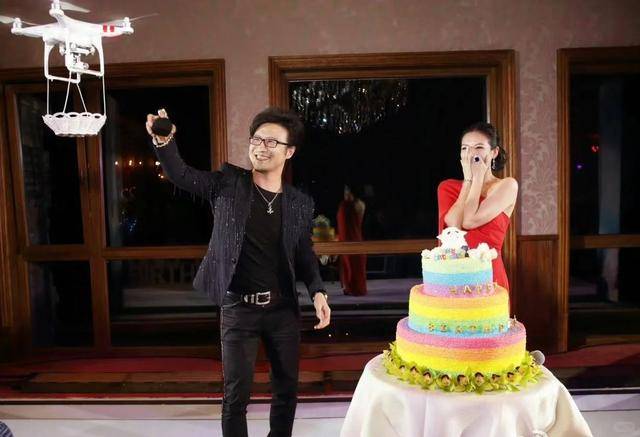 原创            汪峰牵手宁静，恋爱风波升级！森林北仅用一个举动，就进行了反击