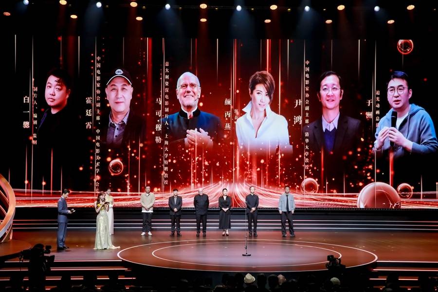 "2025中国影视之夜”举办，牛犇等老艺术家、《731》等新片新剧亮相