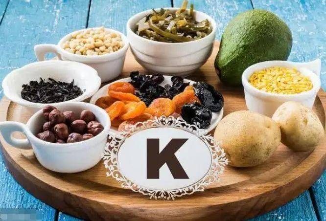 高血压最怕缺钾？长期服用降压药的人，要常吃4种高钾食物