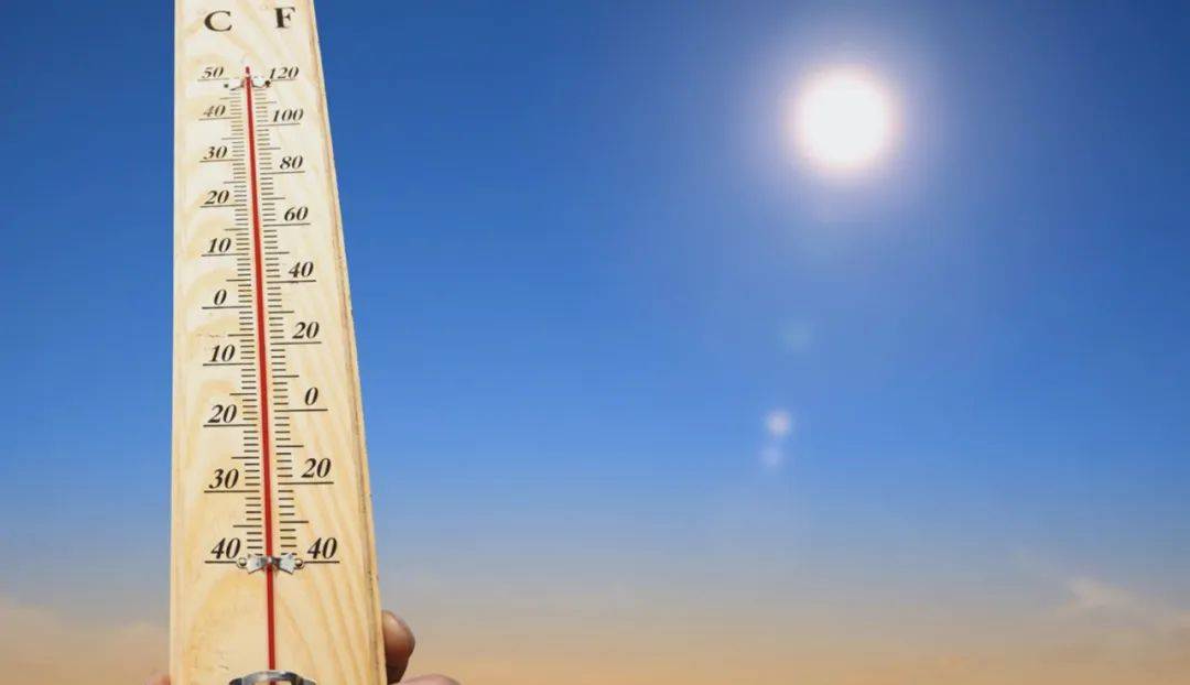 藿香正气水卖爆了？40℃高温下，用错它竟比中暑更危险