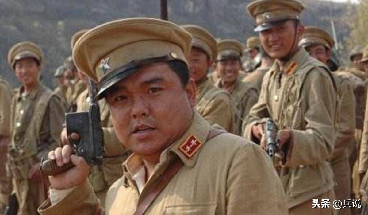 原创            4名侦察兵假扮邮差潜入县城，虎口活捉伪军大队长